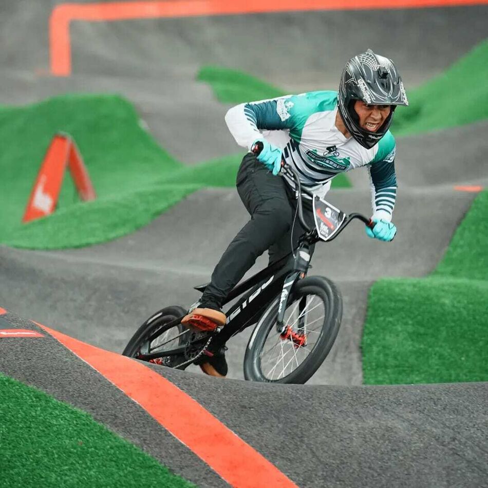 bicycle pump track