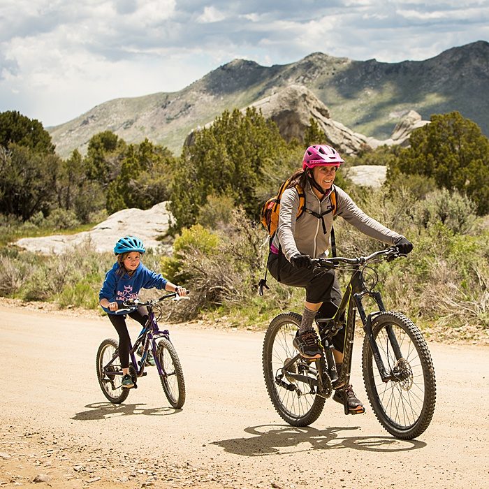 Mountain-biking-city-of-rocks