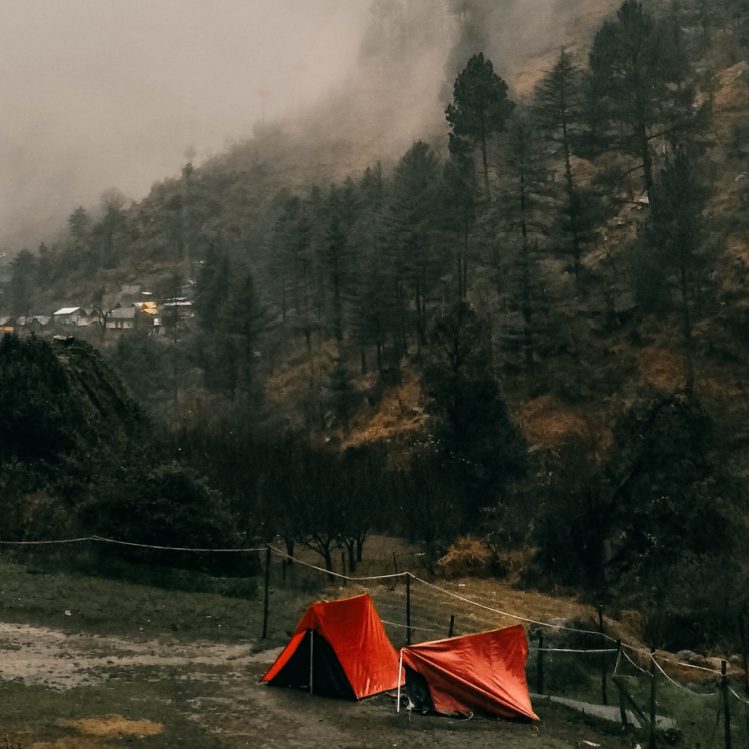Tips-for-Camping-in-the-Rain-and-Wet-Weather