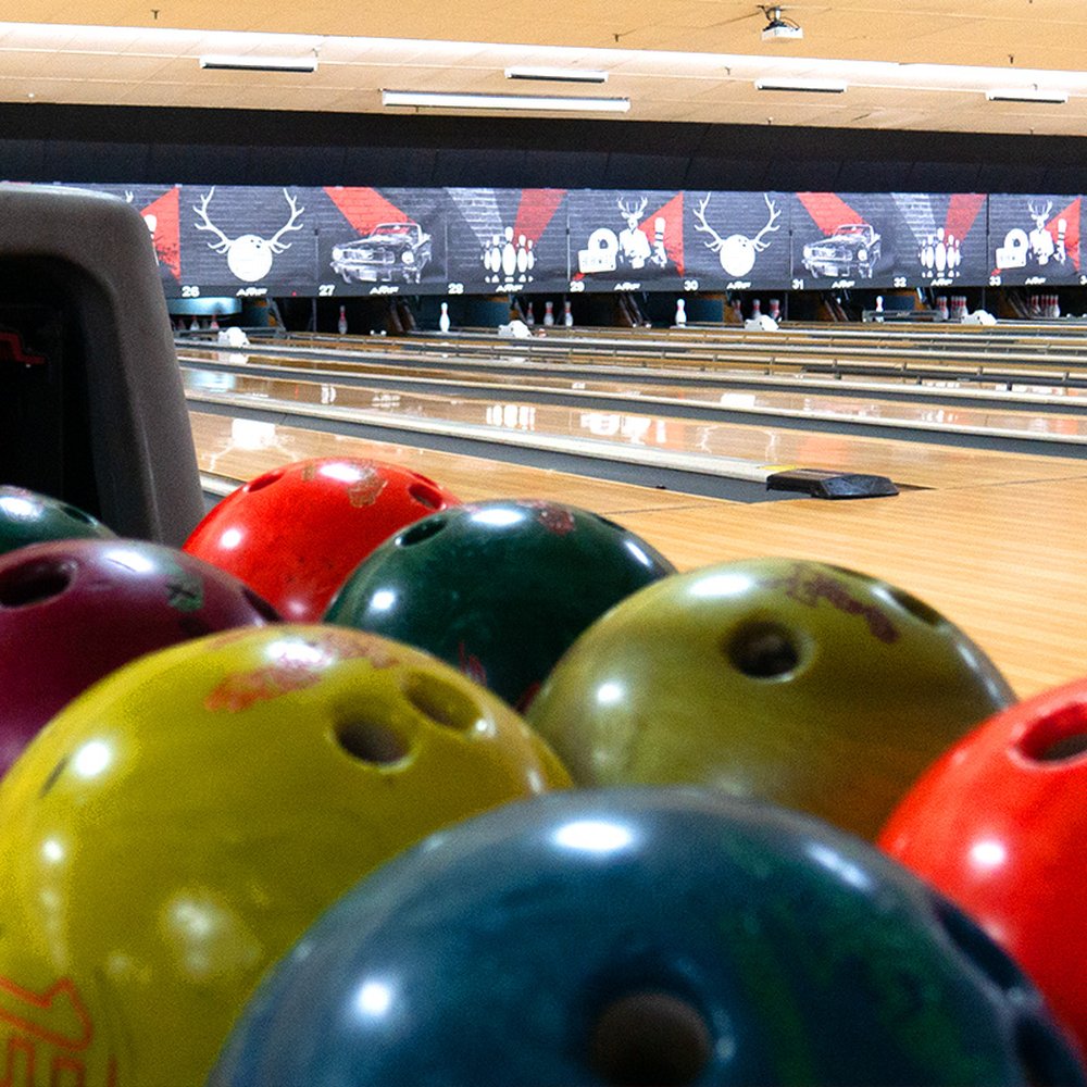 10 pin bowling alley