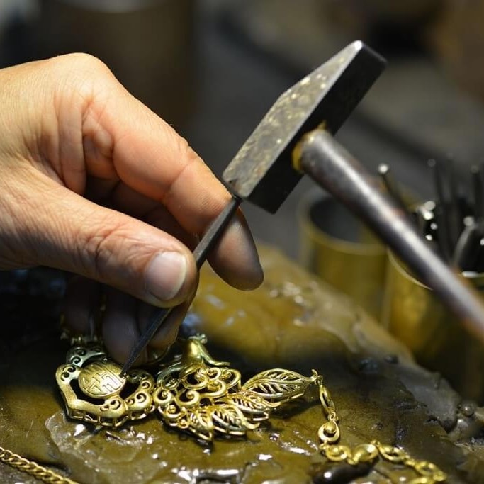 make gold jewelry